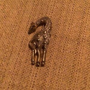 Giraffe Pin/Brooch